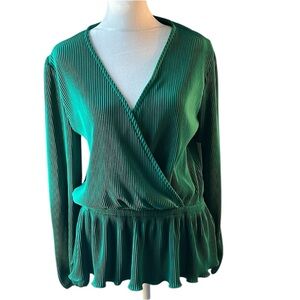 NWT ON 34TH Peplum Party Top size medium Green Surplice Neck‎
